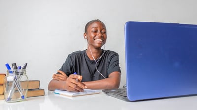 Étudiants africains face au numérique: entre espoirs et périls d’une révolution inachevée